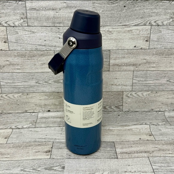 NWT- Stanley The Aerologht IceFlow Bottle in Deep Blue 24oz - Picture 2 of 10